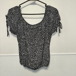 Women's Adara Leopard Print Off-Shoulder Top Black/White Size Medium Cheetah